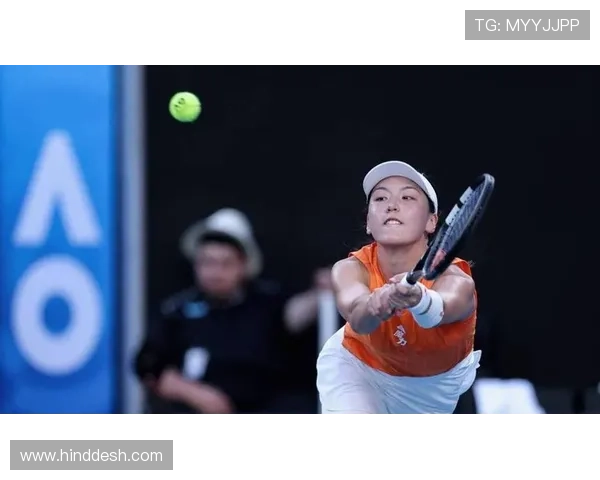 王欣瑜训练场上像机器人，今天穿了双破洞拖鞋走比赛场边的我笑出声